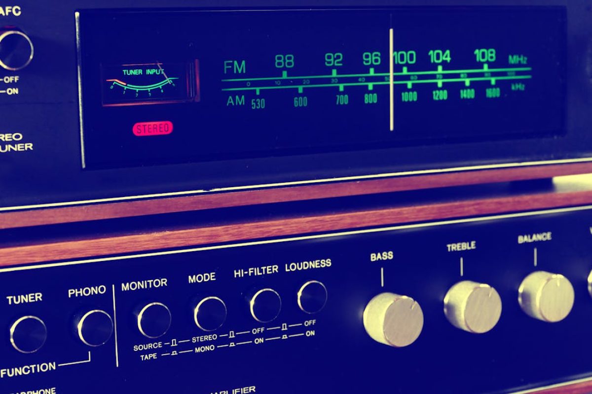 Het succes en vermogen van Bram Krikke: Van radioheld tot ondernemer